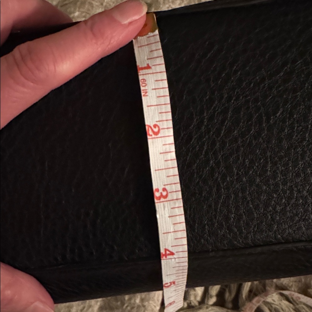 Lady Conceal Leather Concealed Carry Shoulder Bag - Picture 15 of 16